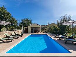 Villa Casa Ida Comfortable Holiday Residence
