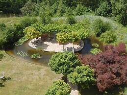 12 Bohler Brise Modern Retreat