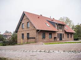 Wide Luzin Modern Retreat
