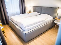 Wide Luzin Modern Retreat