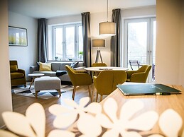 Wide Luzin Modern Retreat