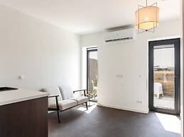 Modern Suite Near Beach