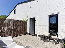 Modern Suite Near Beach