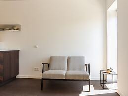 Modern Suite Near Beach