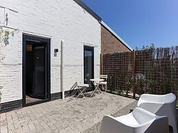 Modern Suite Near Beach