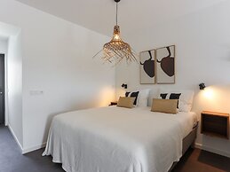 Modern Suite Near Beach