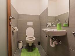 Tasteful Apartment in Fulpmes