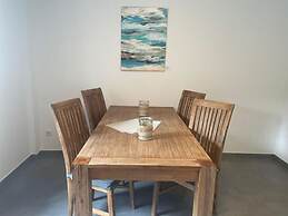 Bente Modern Retreat