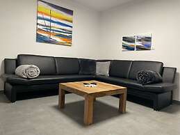 Bente Modern Retreat