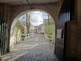 Elsewhere Comfortable Holiday Residence