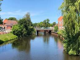 Elsewhere Comfortable Holiday Residence