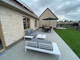 Cosy Polder House Near the Coast