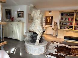 Beautiful Apartment Near Riviera