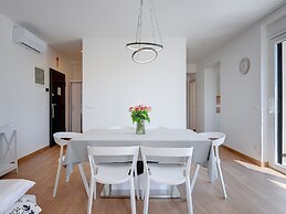 Modern Apartment With Large Covered Terrace