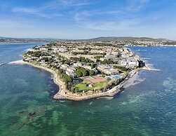 Modern Apartment With Large Covered Terrace