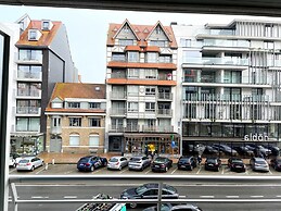 Stylish Apartment With Garage