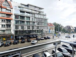 Stylish Apartment With Garage