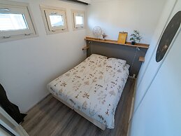 Pleasant Holiday Home in Giethoorn With Terrace