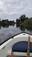 Pleasant Holiday Home in Giethoorn With Terrace