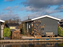 Pleasant Holiday Home in Giethoorn With Terrace