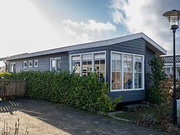 Pleasant Holiday Home in Giethoorn With Terrace