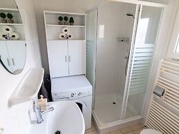 Pleasant Holiday Home in Giethoorn With Terrace