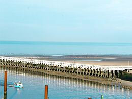 Apartment in Nieuwpoort With sea View