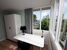 Spacious Holiday Home With Private Jetty