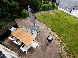 Spacious Holiday Home With Private Jetty
