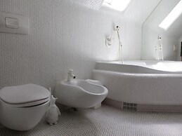 Hermitage-dahn Modern Retreat
