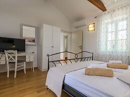 Villa Zelda Comfortable Holiday Residence