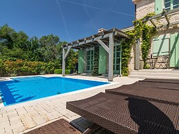 Villa Zelda Comfortable Holiday Residence