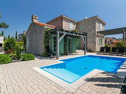 Villa Zelda Comfortable Holiday Residence