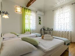 Villa Zelda Comfortable Holiday Residence