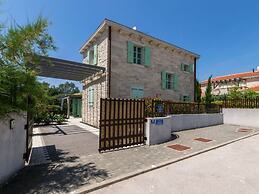 Villa Zelda Comfortable Holiday Residence