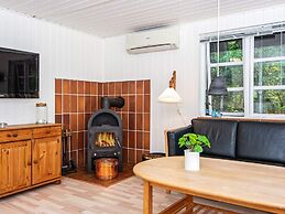 6 Person Holiday Home in Ulfborg