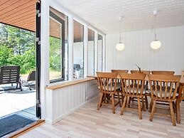 6 Person Holiday Home in Ulfborg