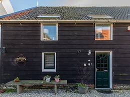 Welcoming Holiday Home With Garden