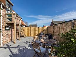 Welcoming Holiday Home With Garden