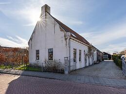 Welcoming Holiday Home With Garden