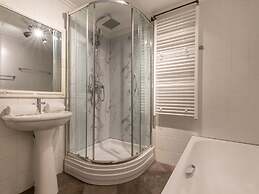 Welcoming Holiday Home With Garden