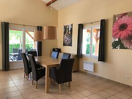 Relaxing Holiday Home With Pool in Les Forges