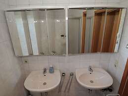 Starfish Modern Retreat