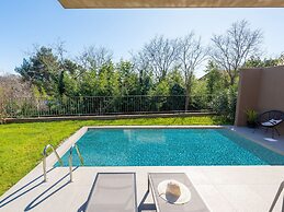 Villa Apartment With Private Swimming Pool