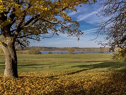 Manor House by the Lake in Klein Upahl
