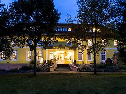 Manor House by the Lake in Klein Upahl