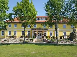 Manor House by the Lake in Klein Upahl