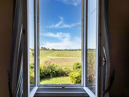 Lovely Chateau 25 min From Bordeaux