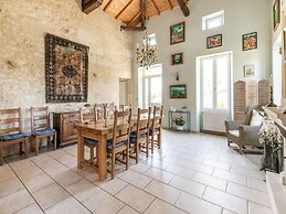 Lovely Chateau 25 min From Bordeaux