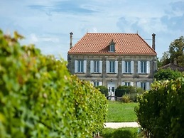 Lovely Chateau 25 min From Bordeaux